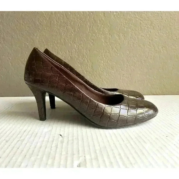 Soft Comfort By Predictions Women's Pumps 6 Brown Burgundy Kitten Heel - Picture 5 of 9